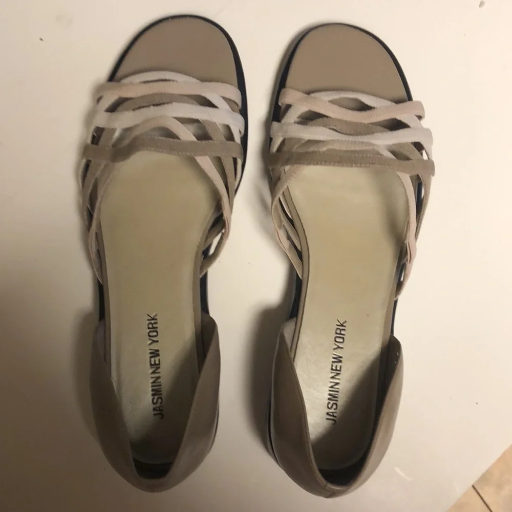 Jazzman New York open toe flats. Sz 9